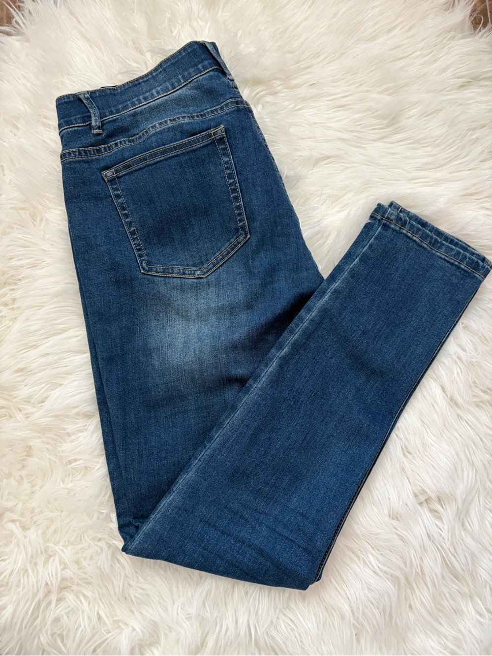 Methera Straight Leg Women’s Jeans in Medium Blue — Classic Everyday Style - Picture 5 of 5